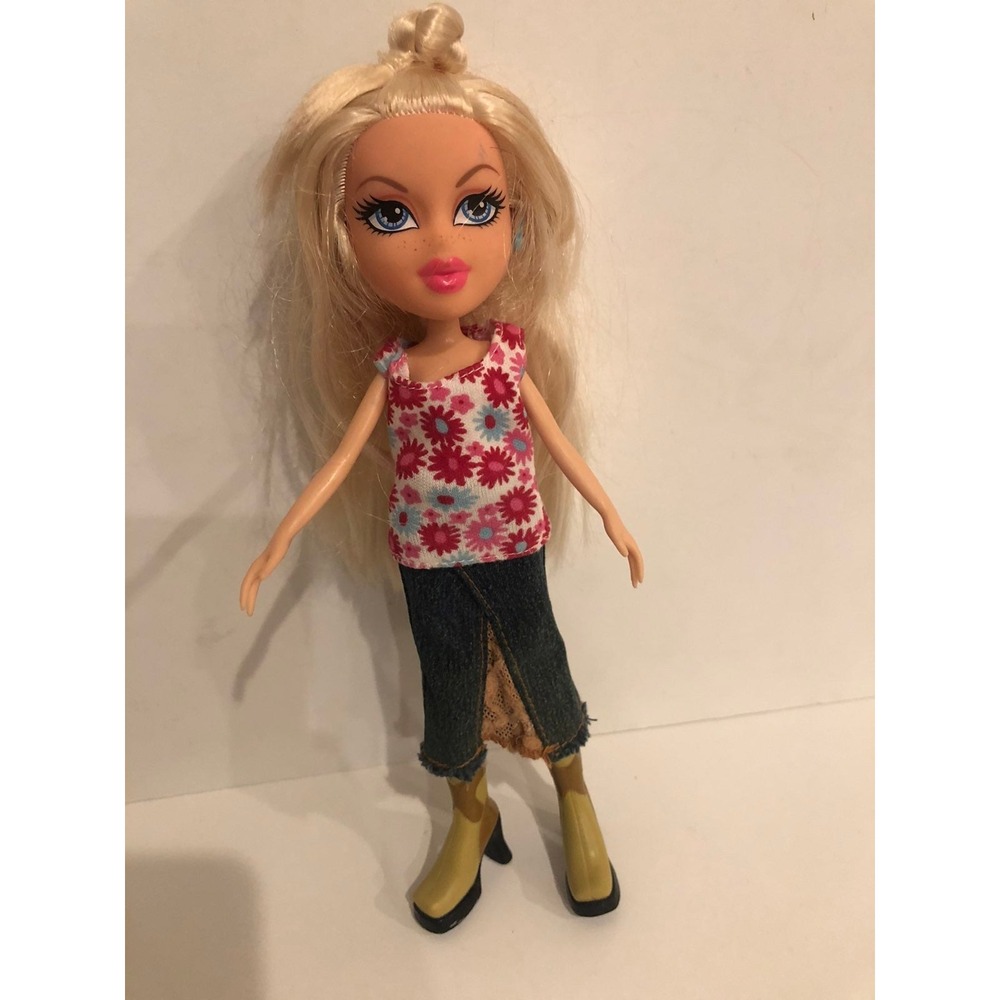 Bratz Cloe‎ Girl Doll
